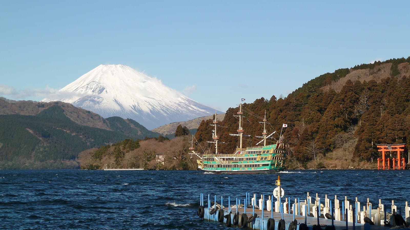 Hakone and Lake Ashi: Hot Springs, Art, and Mount Fuji Views Near Tokyo