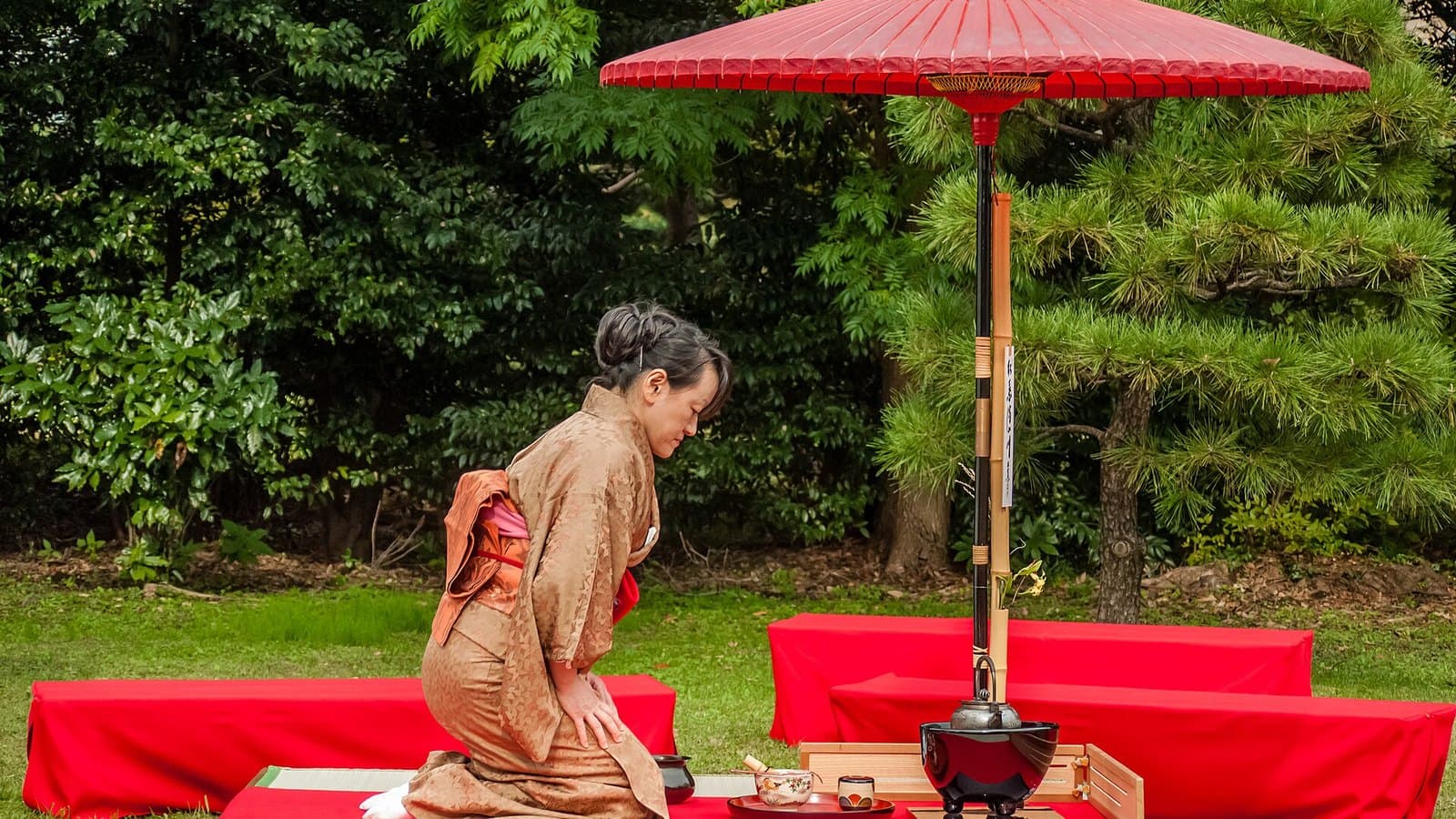 Japanese Tea Ceremony for First-Time Visitors: Quiet, Form, and Hospitality