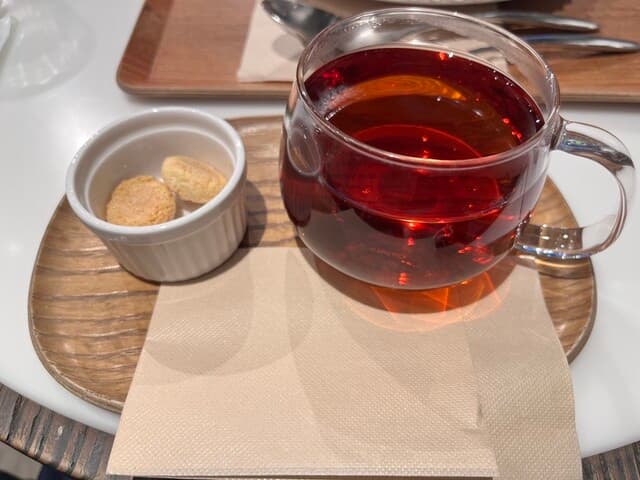 SONOKO CAFE - セットの紅茶　¥550   飲み物には店内でも販売しているお茶菓子が付いてきます。