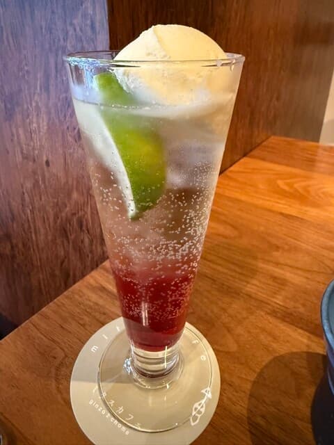 銀座2丁目ミタスカフェ -