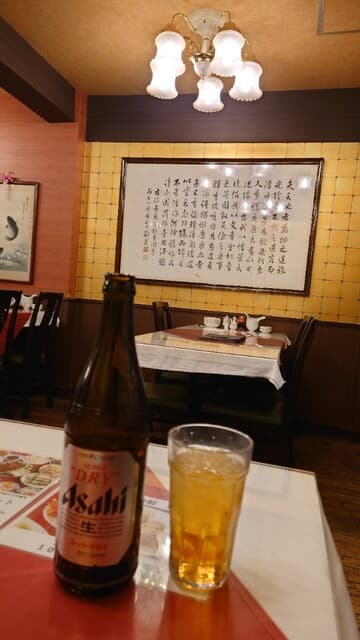 順海閣 - スーパードライ(中瓶)とドリンクバーの緑茶