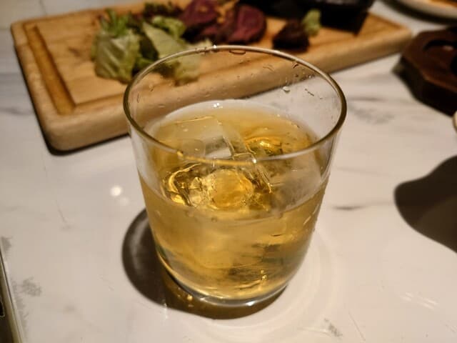 プライベート個室×肉バル 29〇TOKYO - 梅酒ロック　550円