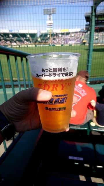 なにわ 麺次郎 - ここで飲むビールは美味い