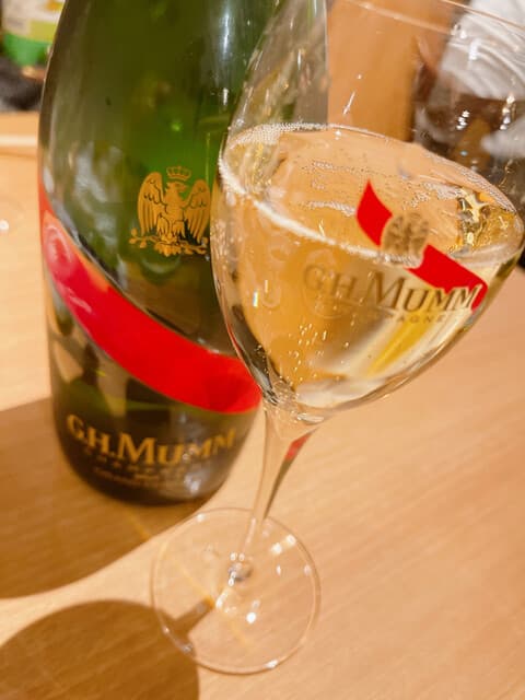 楽韓堂 - お祝い事はシャンパンですね