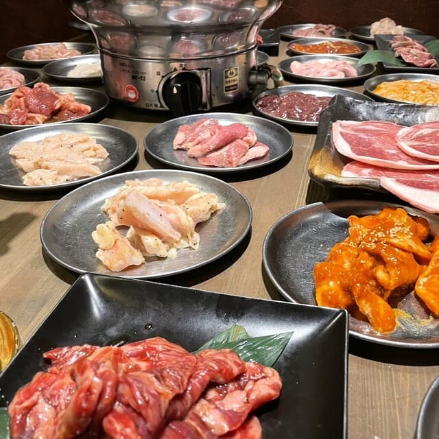 焼肉ホルモンジンギスカン酒場 れもん -