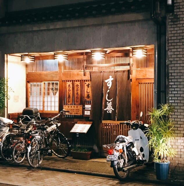 すし善 - 静かな場所