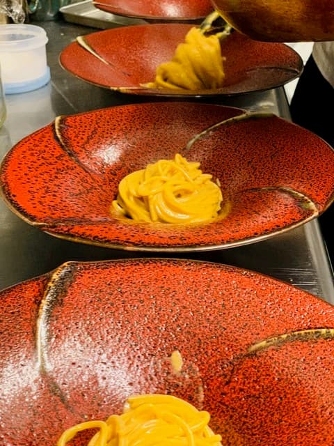 常春 - シェフの得意ジャンル「パスタ」。手打ちも大好評