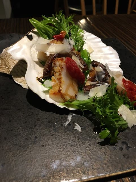 常春 - 函館小西鮮魚店直送の魚介の数々