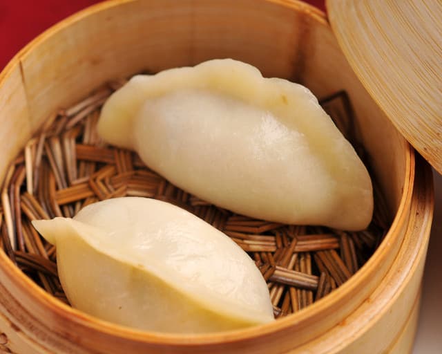 老辺餃子舘 - 鶏冠型餃子（椎茸、又は冬瓜、又はトマト）