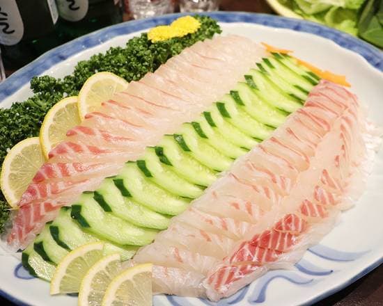 テジョンデ - 真鯛を一匹丸ごと味える贅沢な一品