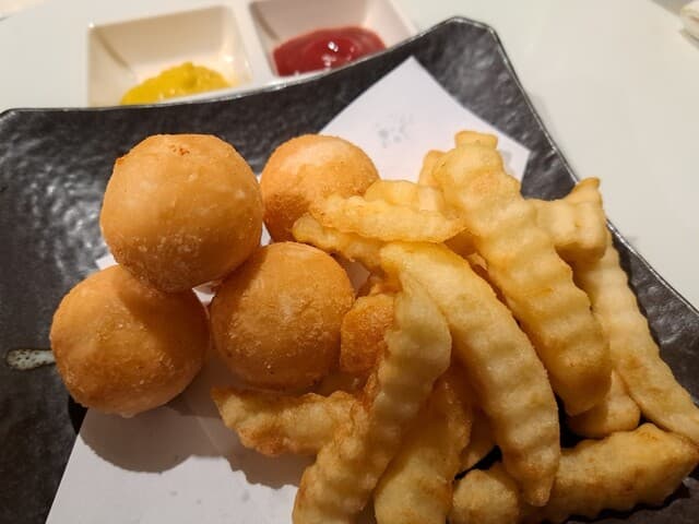 オパヤ豚デジ - チーズボールとポテト