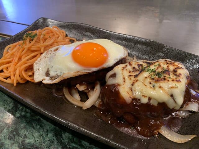 鉄板処 めぐろ -
