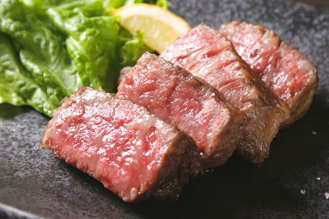 鉄板処 めぐろ -