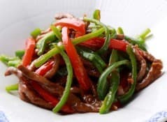 中国料理 桃谷樓　 - 牛肉とピーマンの細切り炒め