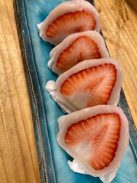 食道 月 - いちご大福