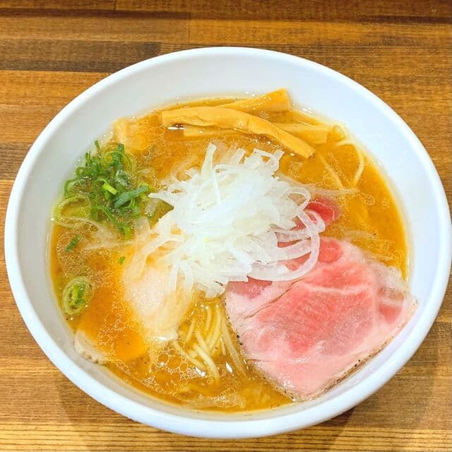 鶏そば専門店 らーめんえびす - 「鶏味噌」古くから体に良いと知られている味噌は、北海道味噌、九州味噌など、3種類をブレンドしており、コクのあるスープに仕上げました。