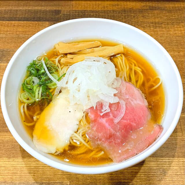 鶏そば専門店 らーめんえびす - 「醤油そば」自家製醤油ダレに丁寧に炊き出した鶏ガラスープを合わせた、優しく奥深いスープの中華そばです。