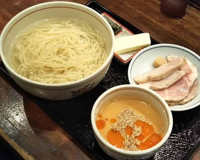 六傳屋 -