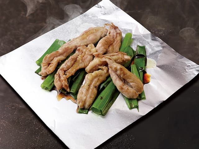 錦 わらい - 九条ねぎとせせりの鉄板焼き