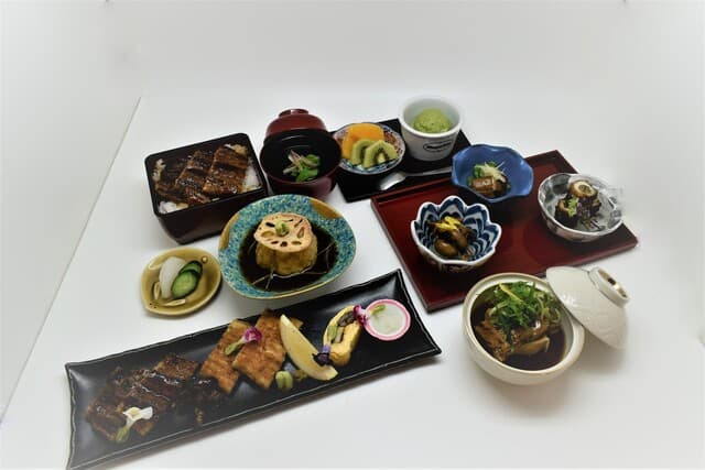 職人手焼き鰻 儀門 -