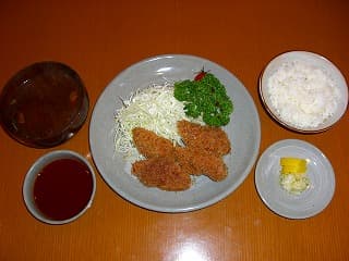 とんかつ武蔵 - 一口カツ定食1200円　プラス５００円でエビ椎茸（1個）をお付けする事も出来ます。
