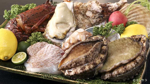 神戸牛ステーキ鉄板焼 雪月花 - 産地直送。シェフこだわりの、肉厚で新鮮な『あわび』を鉄板で