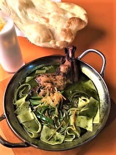 HALAL & VEGGIE Restaurant ポンテロッソ - トゥクパ・タンドリーチキン添え（冬バージョン）