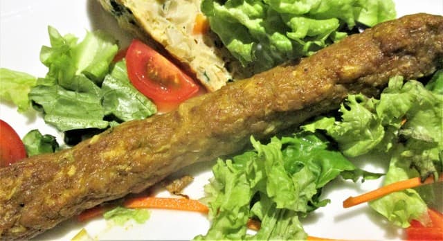 HALAL & VEGGIE Restaurant ポンテロッソ - 石窯で焼き上げるシークカバブ