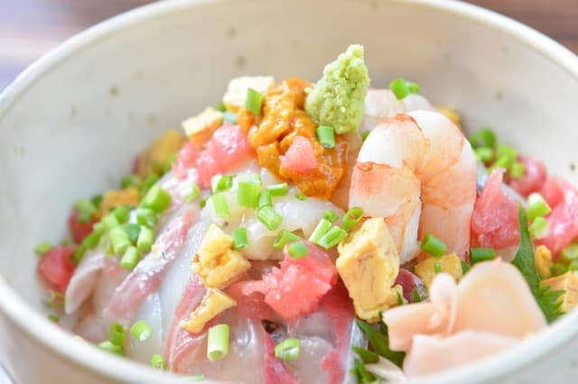 博多 旬菜鮮魚 味十 - 味十の海鮮丼