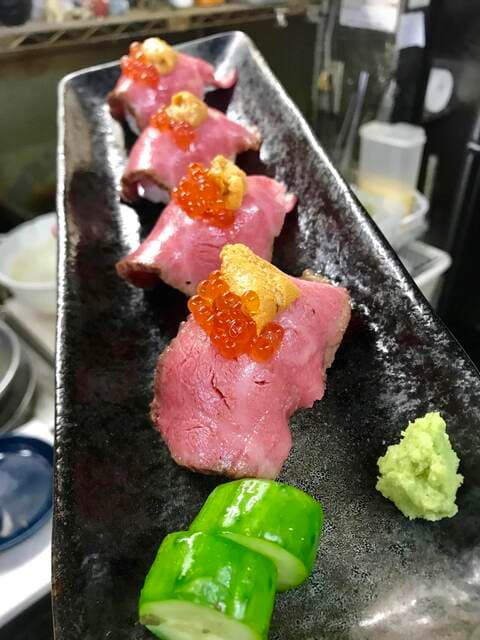 そば善 - うに肉握り