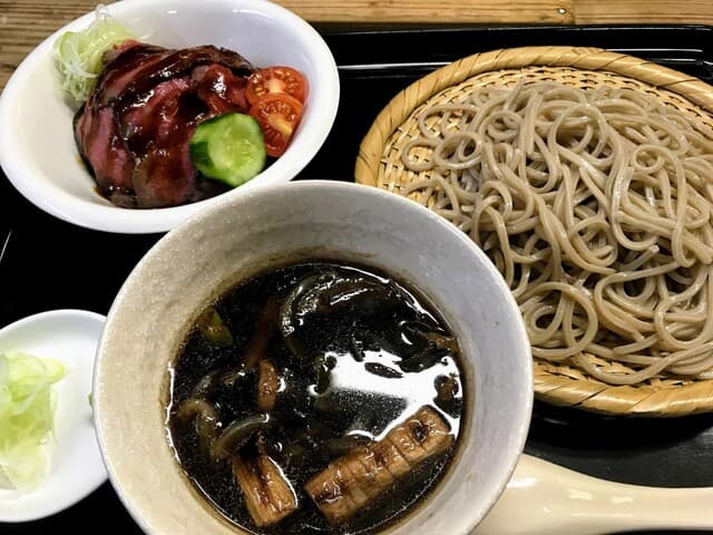 そば善 - 鴨もりそば和牛ローストビーフ丼セット