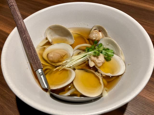 酒ト肴・〆うどん あかり - はまぐりうどん