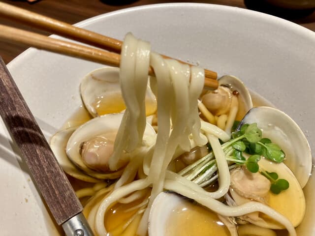 酒ト肴・〆うどん あかり - はまぐりうどん