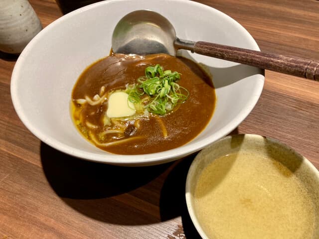 酒ト肴・〆うどん あかり - カレーうどん