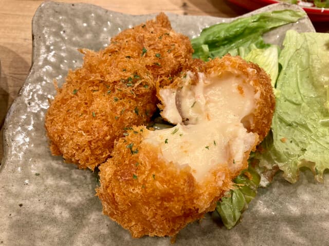 酒ト肴・〆うどん あかり - カニクリームコロッケ