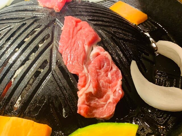 成吉思汗 大黒屋 - 生ラム肩ロース935円