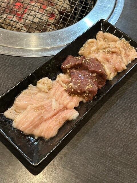 ドヤジ - ホルモン3点盛り-上ホルモン、上ガツ、生レバー-