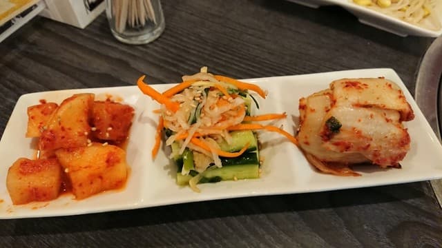 ドヤジ - キムチ盛り合わせ 750円