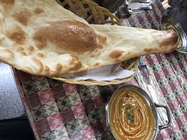 サンライズ - チキンカレーとナン