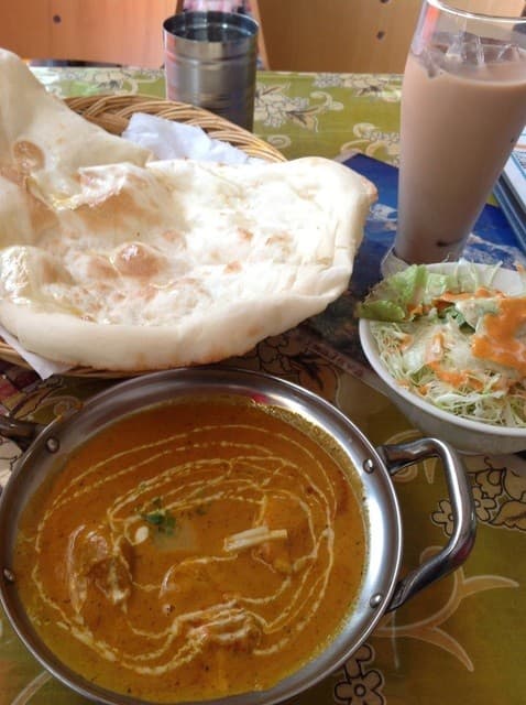 サンライズ - ランチのチキンカレー(激辛)￥700ー。辛い物センサーの壊れたわたしには、モノ足らず。
