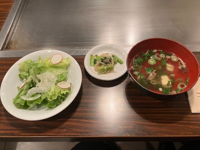 鉄板処 めぐろ -