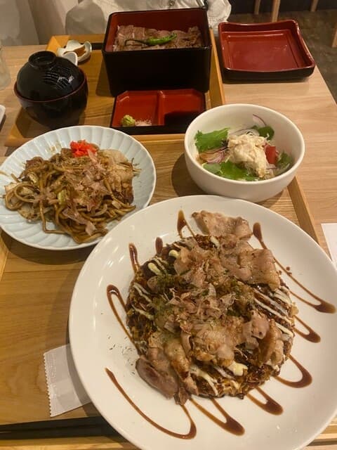 兀兀 -