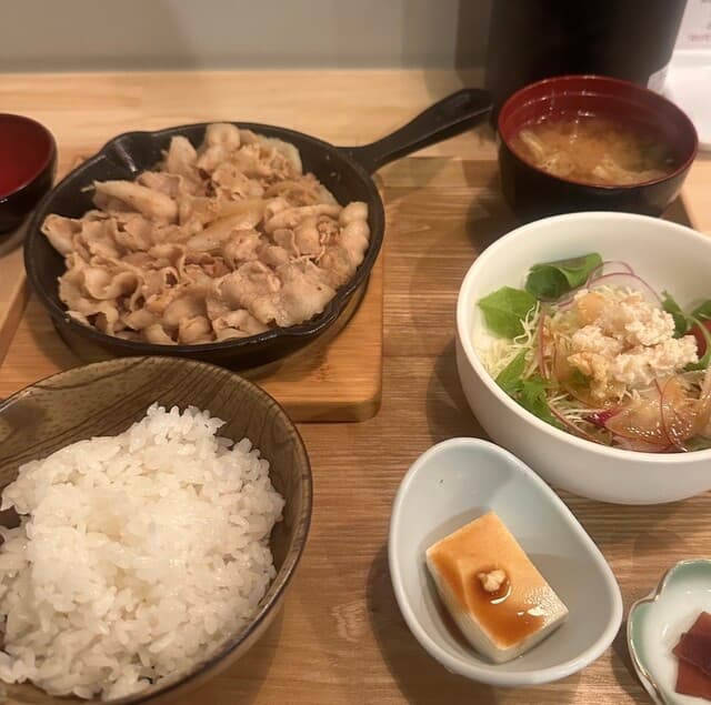 兀兀 -