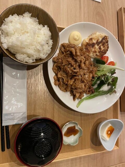 兀兀 -