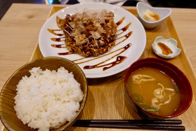 兀兀 - 豚玉お好み焼定食