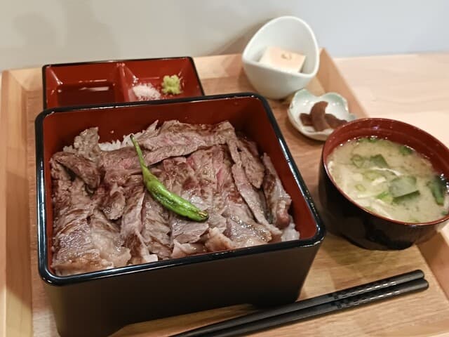 兀兀 -