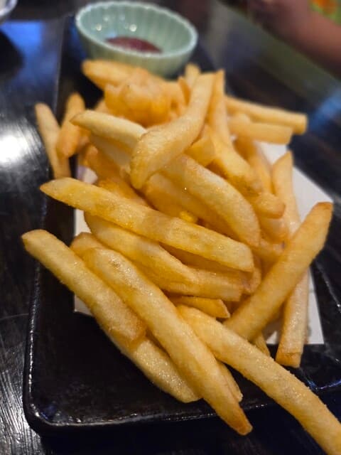 沖縄酒場 やなわらばー - 普通のポテトフライ（500円）