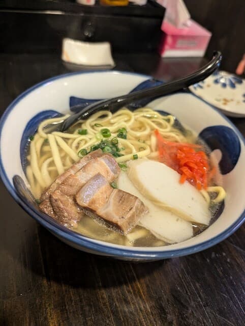 沖縄酒場 やなわらばー - 沖縄そば（800円）