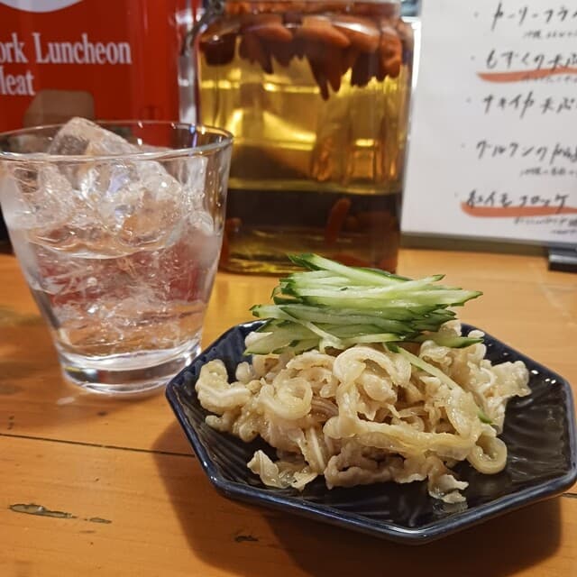 沖縄酒場 やなわらばー - 泡盛６５０円＆ミミガー３８０円