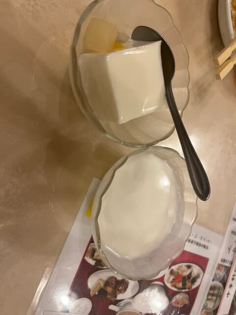 順海閣 - 杏仁豆腐とココナッツミルク